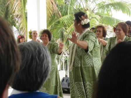 Naniloa Volcanoes Hotel hula
